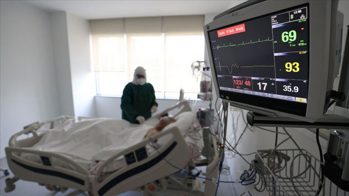 Türkiye'de Kovid-19 aktif vaka ve ağır hasta sayısı artıyor 