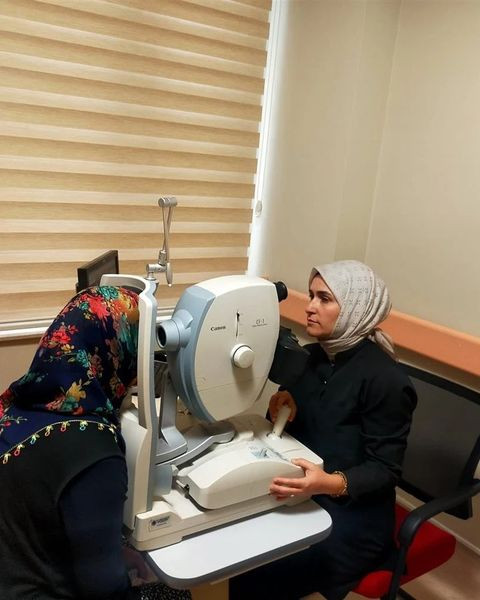 Niğde Bor Devlet Hastanesi  OCT ( optik koherans tomografi ) cihazı ile göz tedavilerinde atak yaptı